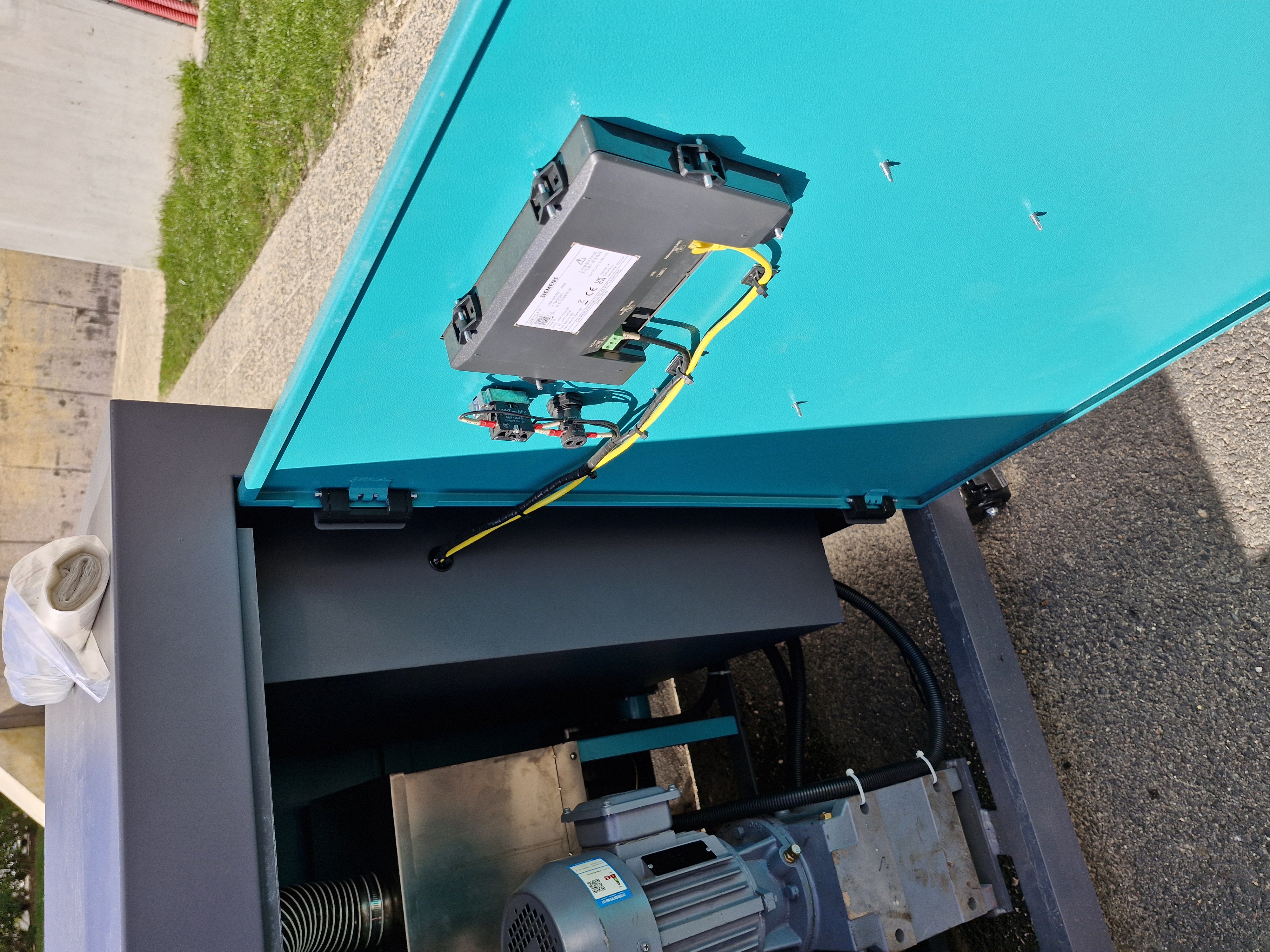 Motorisation arrière et automate de contrôle